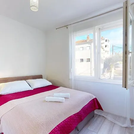 Apartman Antonela شقة سبليت
