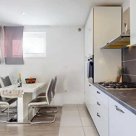 Apartman Antonela Apartment *